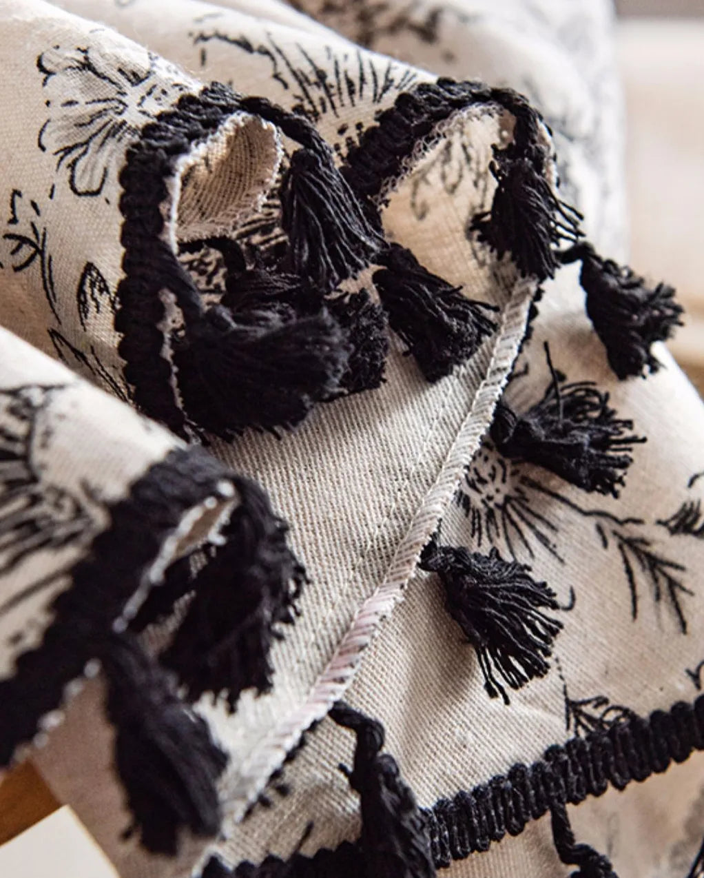 Embroidered Table Cloth for Dining Table | YM·Silky French Pastoral·Tassel