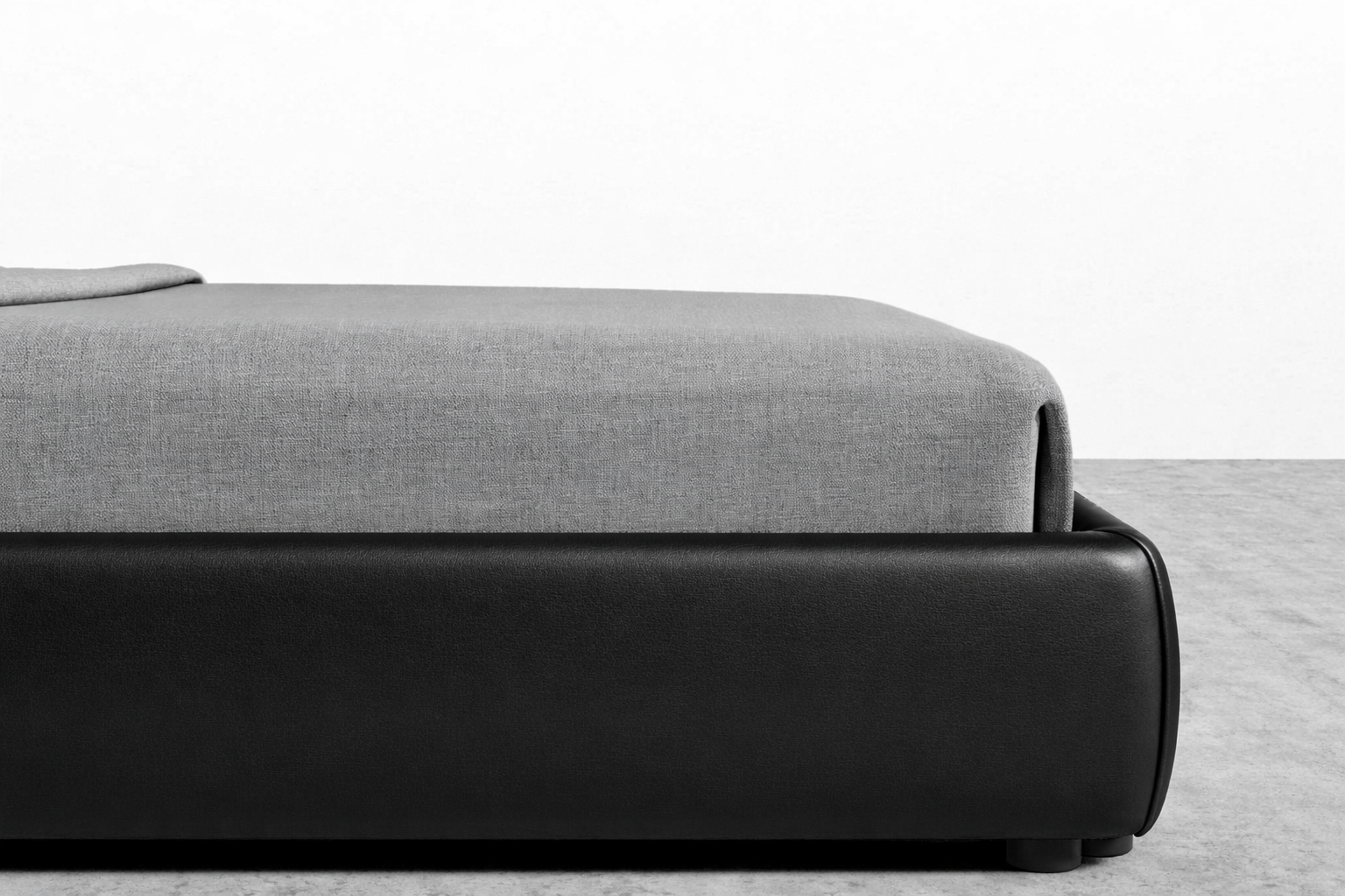 Black Minotti YX-40 | Bed skirts