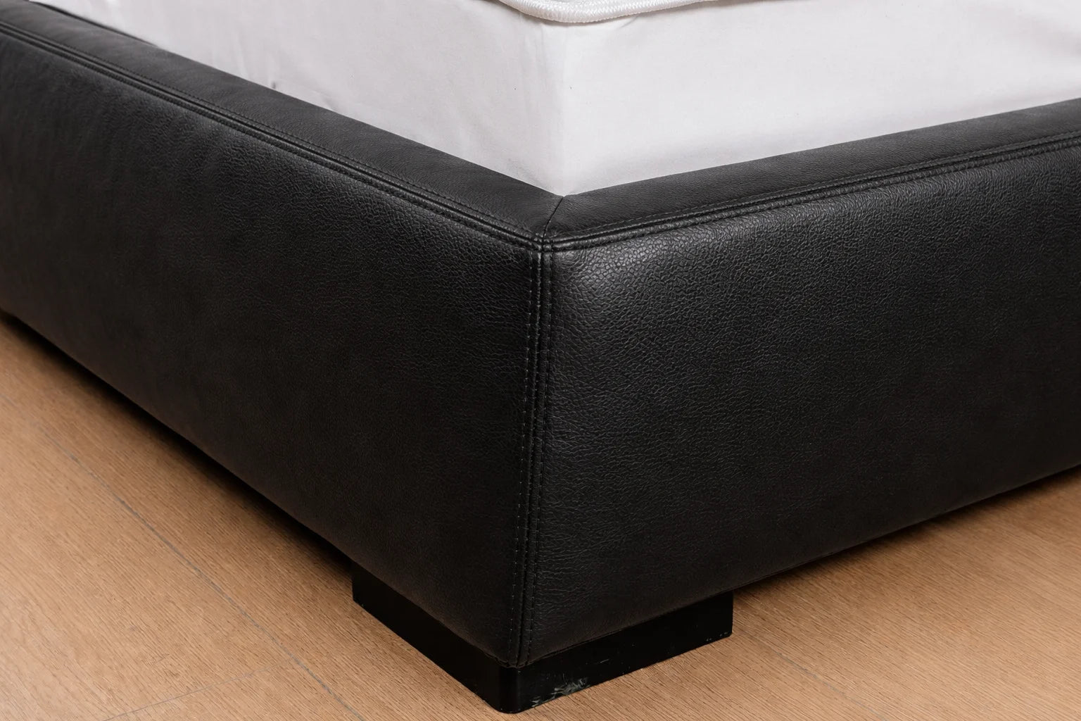 Black Minotti YX-40 | Bed Frame Cover