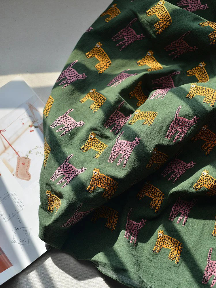 Jacquard WX625 - 33 | Embroidered Leopard