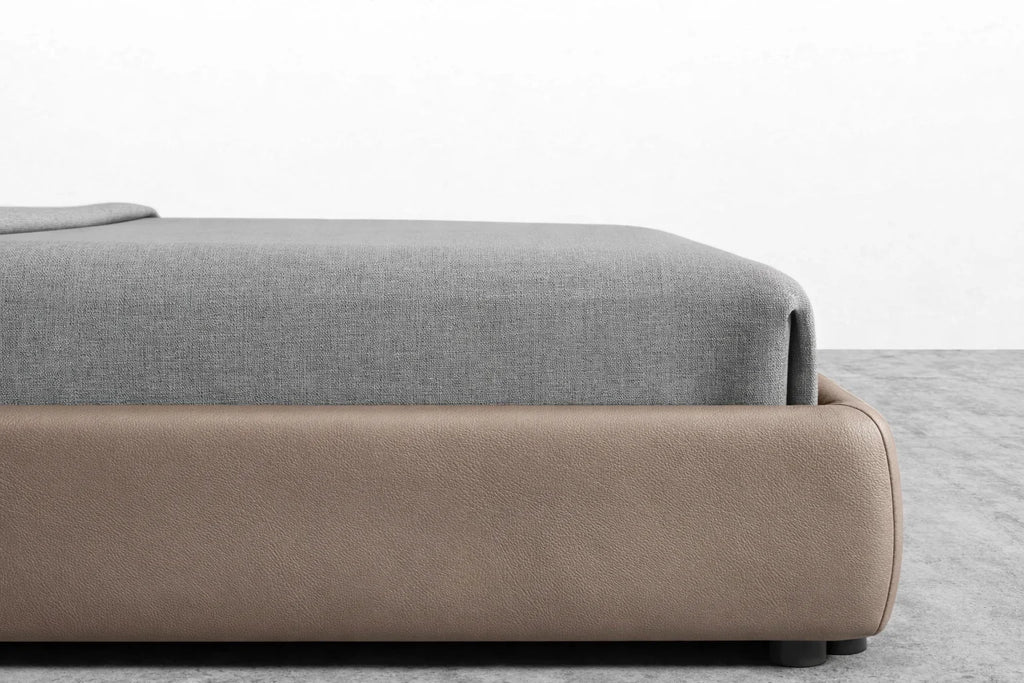 Light Gray Minotti YX-13 | Bed skirts
