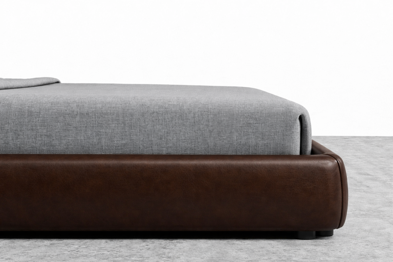 Mahogany Minotti YX-75 | Bed skirts