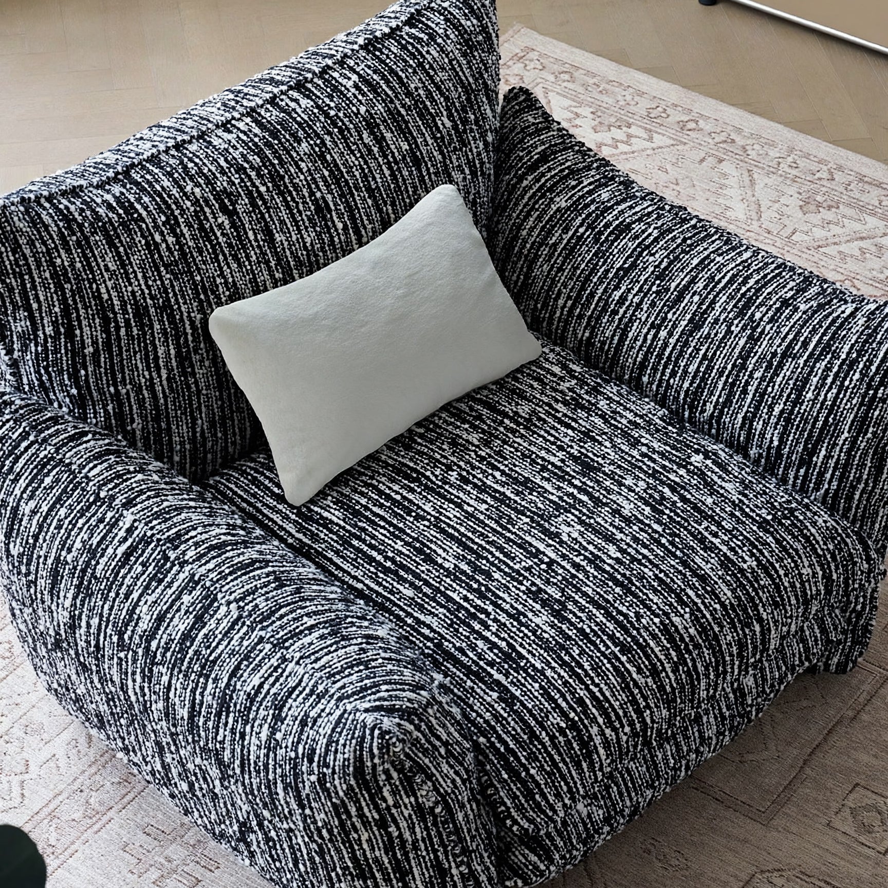 Monochrome Bouclé Weave