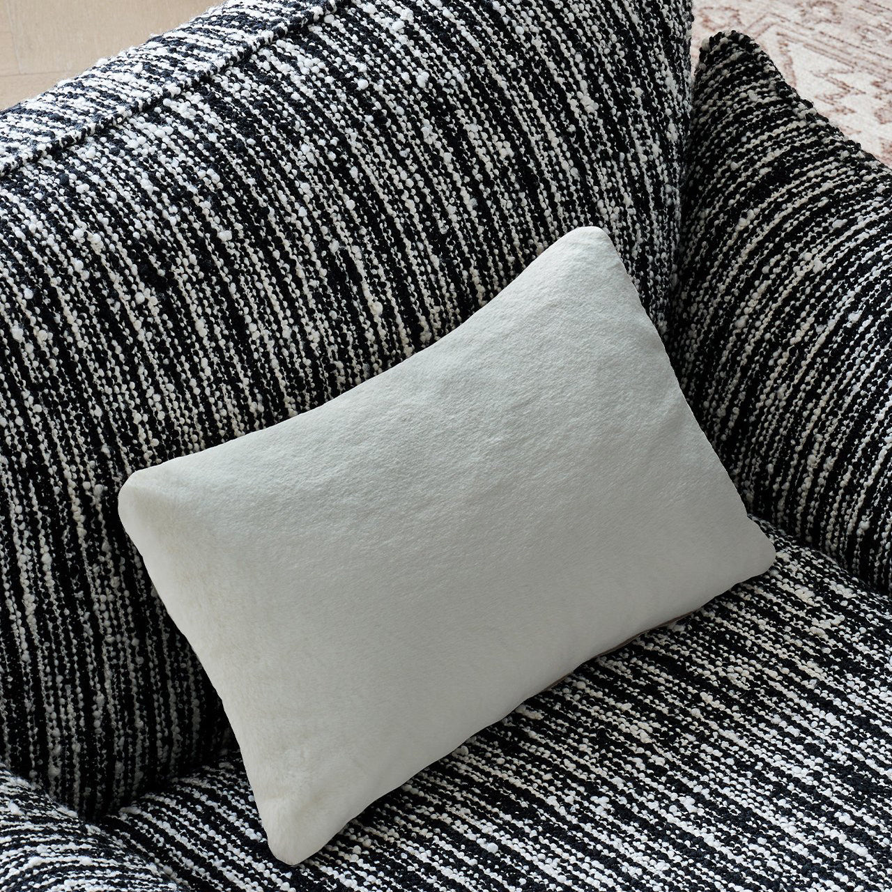Monochrome Bouclé Weave