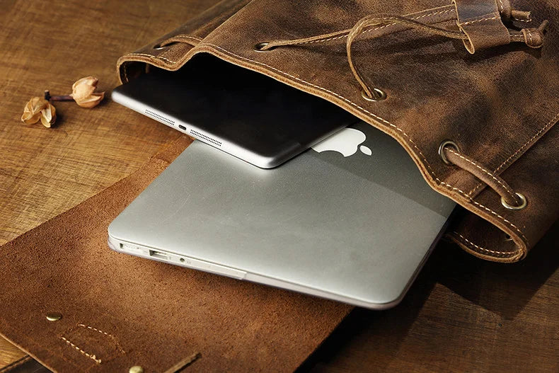 Rugēre Pathfinder Travel Backpack