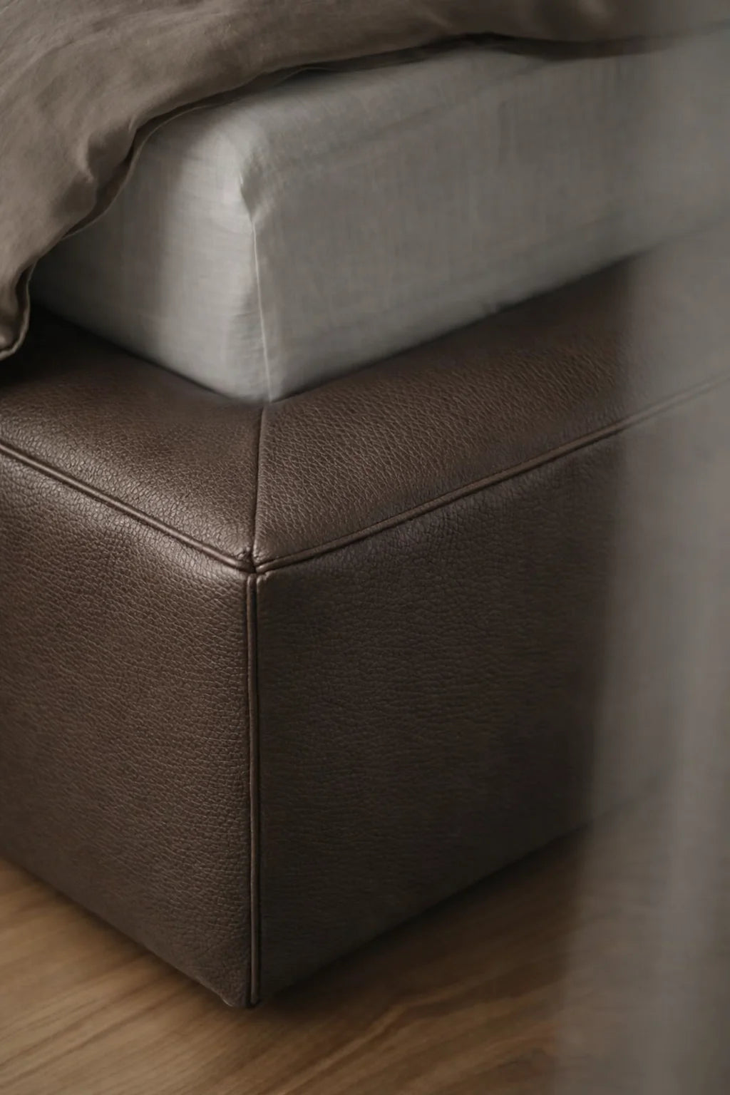 Stone Minotti YX-19 | Bed Frame Cover