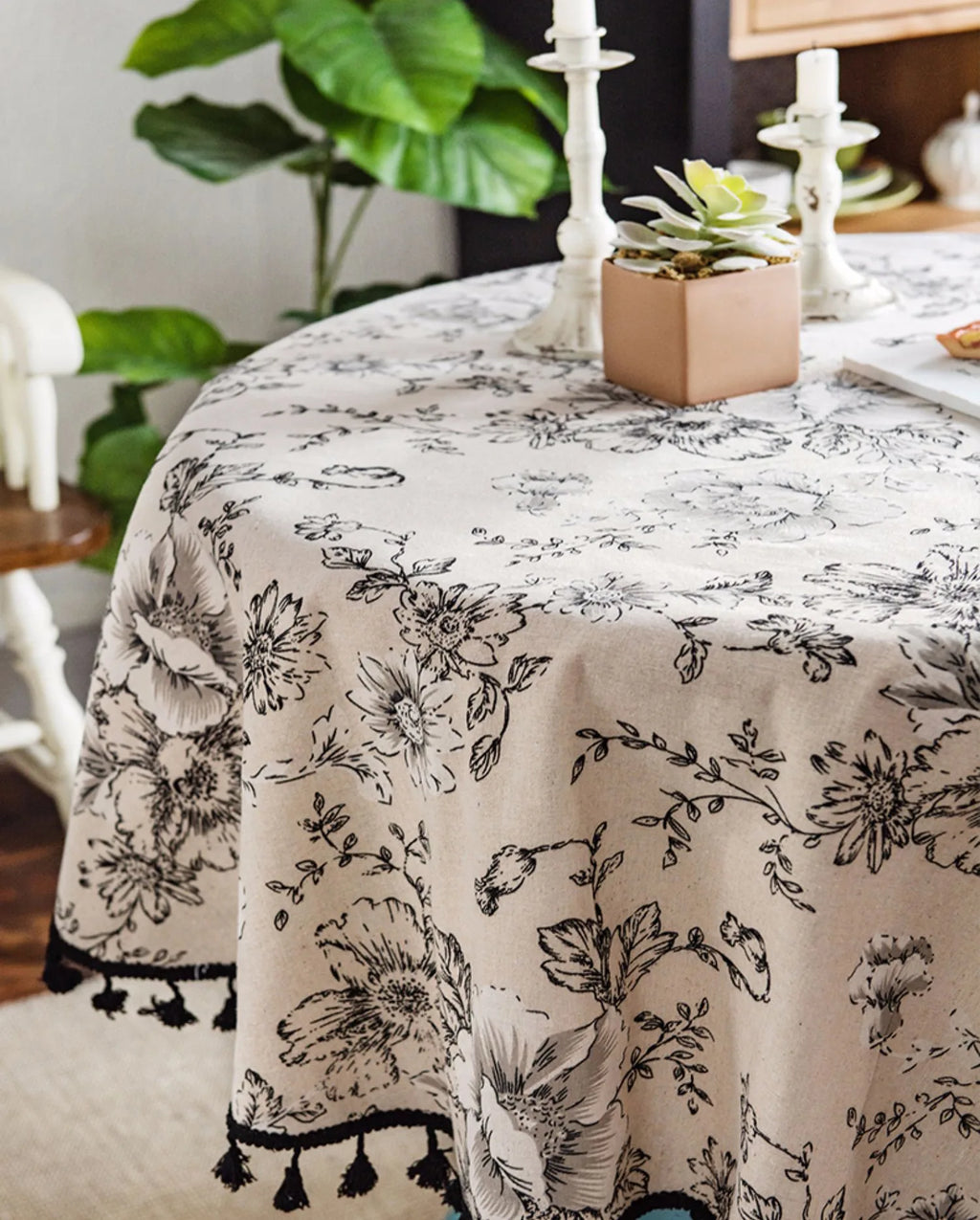 Embroidered Table Cloth for Dining Table | YM·Silky French Pastoral·Tassel